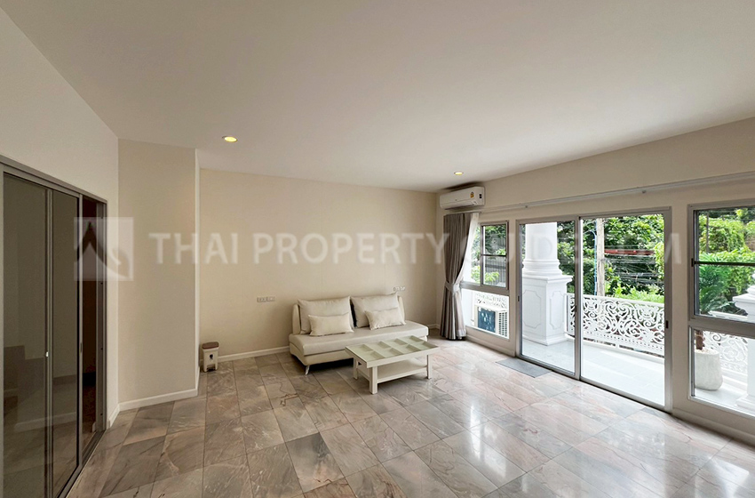 Townhouse in Sukhumvit 