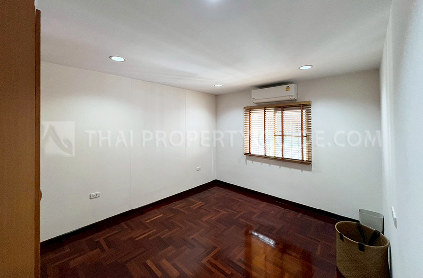 Townhouse in Sukhumvit 