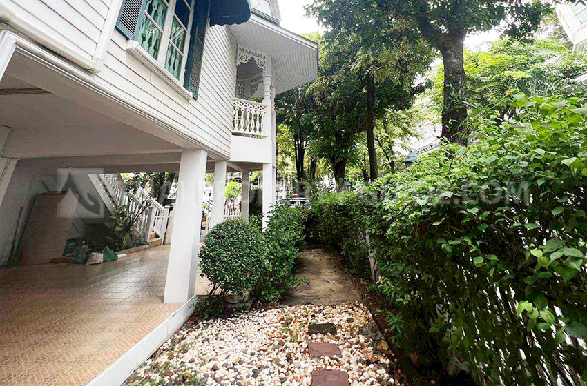 Townhouse in Sukhumvit 