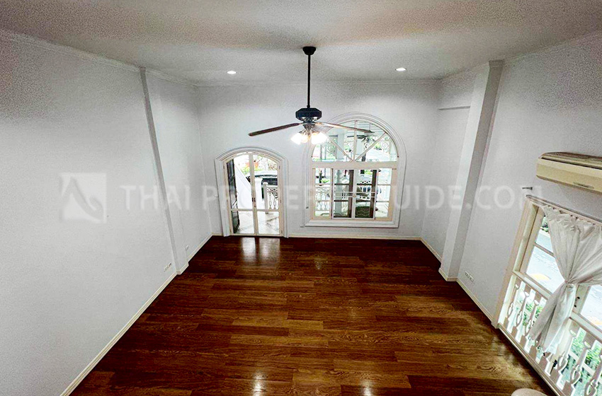 Townhouse in Sukhumvit 