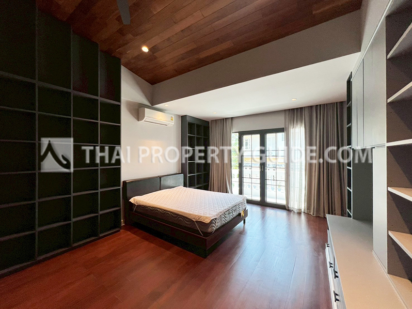 Townhouse in Sukhumvit 